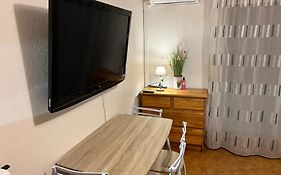 Studio climatisé avec jardin et plage à 250m